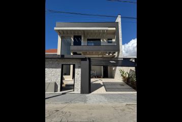 Ref 1141 Sobrado Alto Padrão no Balneário Flórida